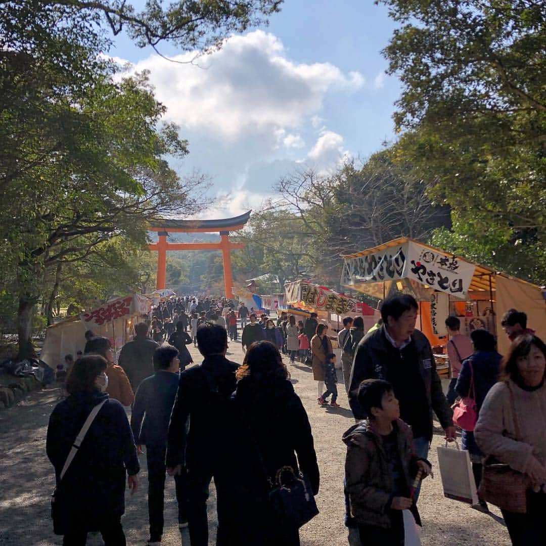 廣瀬純のインスタグラム：「ファンミーティングin別府2日目  昼食後は宇佐神宮に必勝祈願⛩💪 4連覇、日本一、選手の健康、家族の健康、、、たくさん祈願しました😊  天谷くんお疲れ👍  参加していただいた方々と楽しい時間が過ごせました！！ ありがとうございました😊  #宇佐神宮 #天谷宗一郎 #フジトラベルサービス」