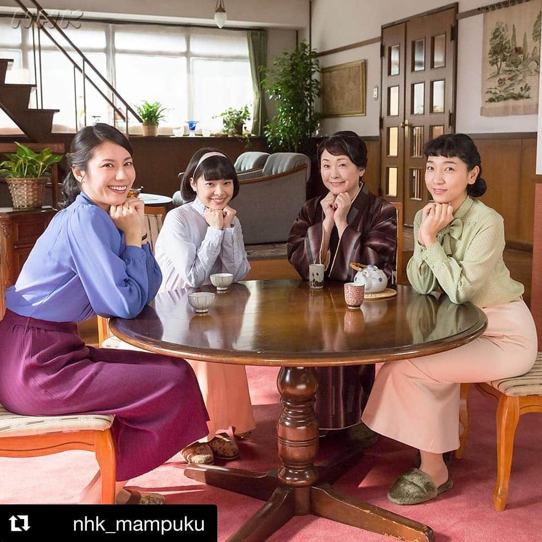 岸井ゆきのさんのインスタグラム写真 - (岸井ゆきのInstagram)「うー しあわせな写真…🧡🧡 #Repost @nhk_mampuku with @get_repost ・・・ ⠀⠀ 母娘３代女子会🍵 話はまったくかみあわず。 ⠀⠀ #まんぷく #朝ドラ #安藤サクラ #松坂慶子 #松下奈緒 #岸井ゆきの」1月14日 13時01分 - yukino_kishii