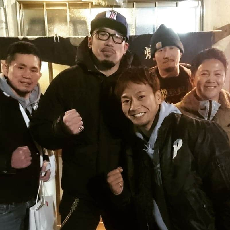 武蔵さんのインスタグラム写真 - (武蔵Instagram)「正月は選手たちと焼き肉初め。 久々に神戸の「たじまや」  焼肉はもちろん、虹色ジーンでも紹介させていただいた「たじまや丼」はやっぱり美味かった！  #武蔵 #焼肉 #たじまや #神戸  #kobe  #beef  #fighter」1月14日 12時55分 - musashi_k1karate