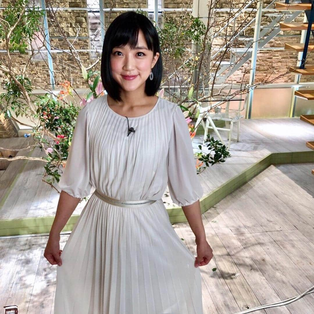 竹内由恵さんのインスタグラム写真 - (竹内由恵Instagram)「先週は連日現場で選手を取材する機会が多かったので楽しかったです♪衣装はご覧のとおりです！よかったら参考にしてください^_^  1枚目 ブラウス ef-de(エフデ) パンツ INED(イネド) ￼2枚目 ブラウス INED(イネド) ￼3枚目 ニット  CLEAR IMPRESSION (クリアインプレッション) スカートINED(イネド) ￼4枚目 ブラウス・スカート 7-IDconcept.(セブンアイディコンセプト) #efde #ined #clearimpression #7idconcept」1月14日 14時10分 - yoshie0takeuchi