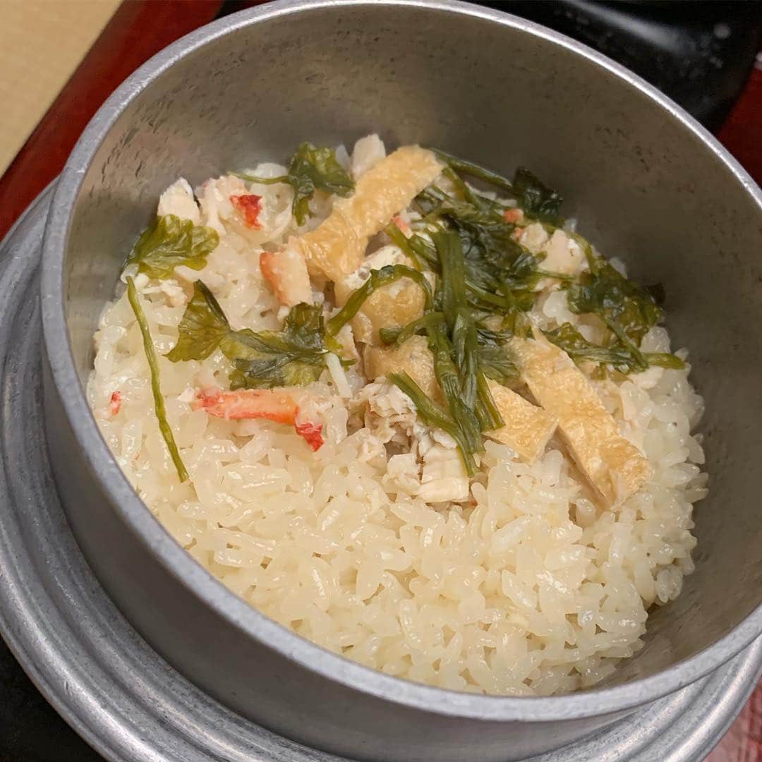 今野ゆいさんのインスタグラム写真 - (今野ゆいInstagram)「今年初の温泉旅行♨️ 今回は箱根湯本にある、ホテル南風荘にお泊り。お料理も美味しいし、お部屋も綺麗で温泉も良かった〜。オイルマッサージも上手で、またしてほしい★ココおススメ✨ 今度は草津温泉へ行きたいw #箱根湯本 #ホテル南風荘」1月14日 14時22分 - yui_85_