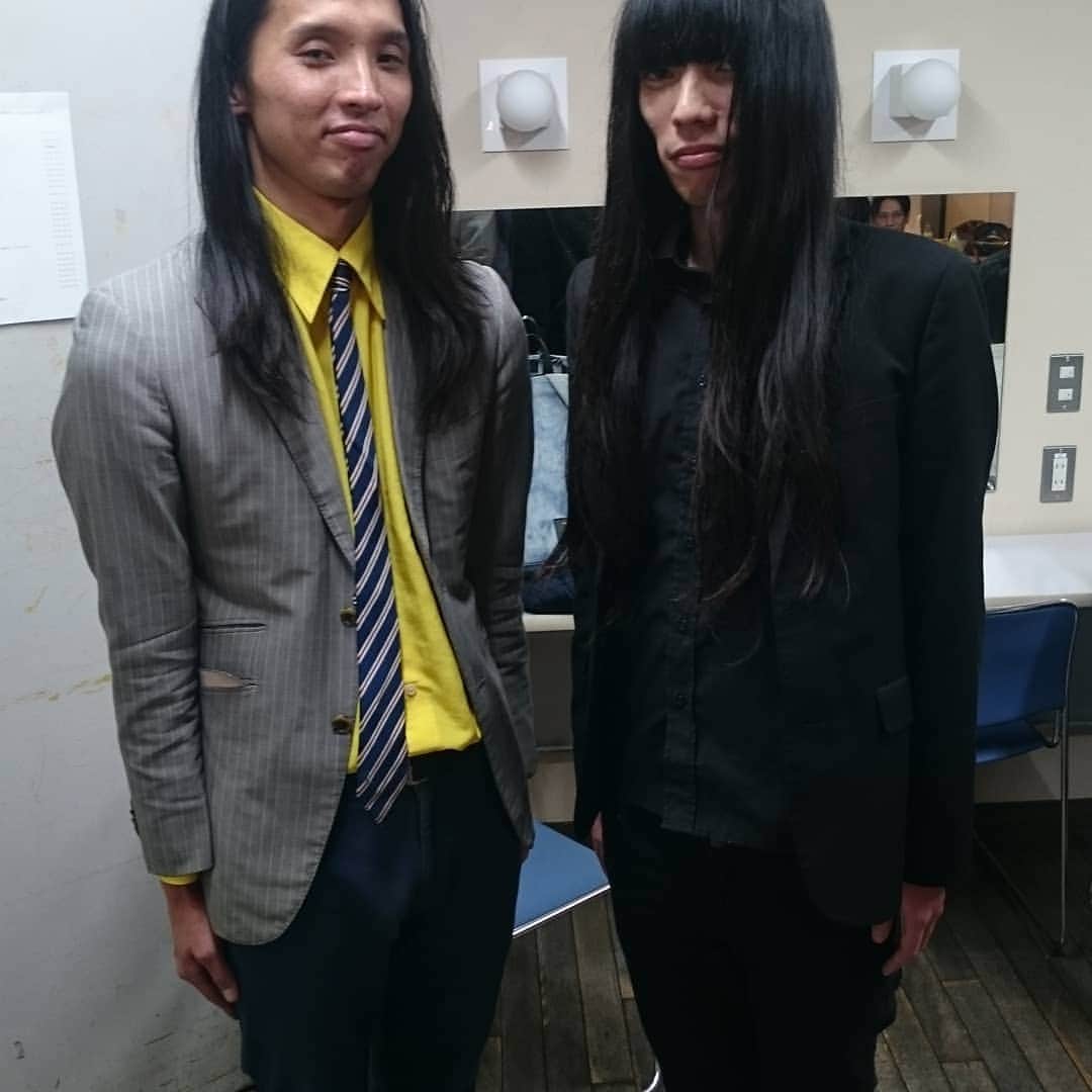 布川ひろきさんのインスタグラム写真 布川ひろきinstagram トム ブラウン布川です 今日のロン毛 金属バット 友保さん2 全身バージョン男セクシーロン毛 テレビ 1 15 19 30 ひかりテレビちゃんねる 笑い飯 千鳥の大喜利ライブ 雑誌 1 17 週刊文春 ぜひご覧