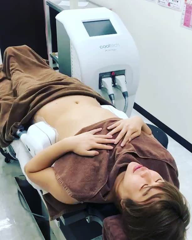 のインスタグラム：「Movie version here! I was tryed "Cool Tech" Fat freezing treatment in the cosmeticsurgery clinic at Shibuya,Tokyo! That's an really amazed!  That will be exciting to have effect! 動画です！脂肪冷却マシンのクールテック❄️を受けてきました💖💖💖 #cosmeticsurgery #plasticsurgery #loseweịght #cooltech #fatburner #fatfreezing #diet #asianboy #asiansexy #cuteboy #cuteguy #hotguy #beautifulboy #beauty #picturesque  #美容外科 #脂肪冷却 #クールテック #整形 #整形男子 #アレン #美容男子 #脂肪溶解 #痩身 #脂肪冷却痩身 #美男子 #美意識高い系男子 #美しい #美容整形 #ダイエット」