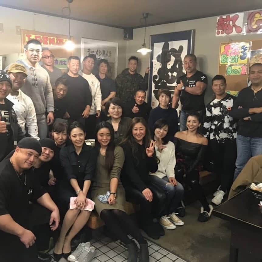 安井友梨さんのインスタグラム写真 - (安井友梨Instagram)「今日のブログは【新年会へ【合戸会】 ボディビル界のスーパースターが勢揃い！！】 合戸会IN甲府！！ 憧れの選手の皆様とお会い出来、 めちゃくちゃ刺激的な幸せな、 ひと時を過ごさせて頂き、、 本当にありがとうございました！  #ミールリプレイスメント  #置き換えダイエット  #筋トレ女子  #フィットネスビキニ」1月14日 15時24分 - yuri.yasui.98