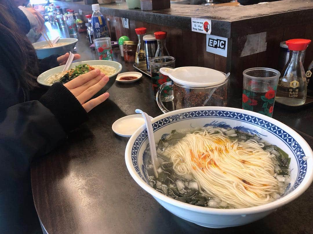 土井地恵理子さんのインスタグラム写真 - (土井地恵理子Instagram)「酸味が効いたスープに 更にお酢とラー油たっぷり入れていただく。 太めのお素麺のような素朴な味。 うまっ！！ ・ #花水ラオシャン #行列必須 #並ぶ意味が分かりました」1月14日 15時29分 - ericodoiji