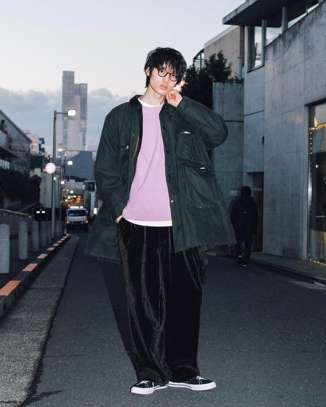 のインスタグラム：「【#スナップ_fs】 Name 河原 優樹  Jacket #Barbour #KAPTAINSUNSHINE Shirt #AURALEE Pants #used Shoes #CONVERSE  #fashionsnap #fashionsnap_men」
