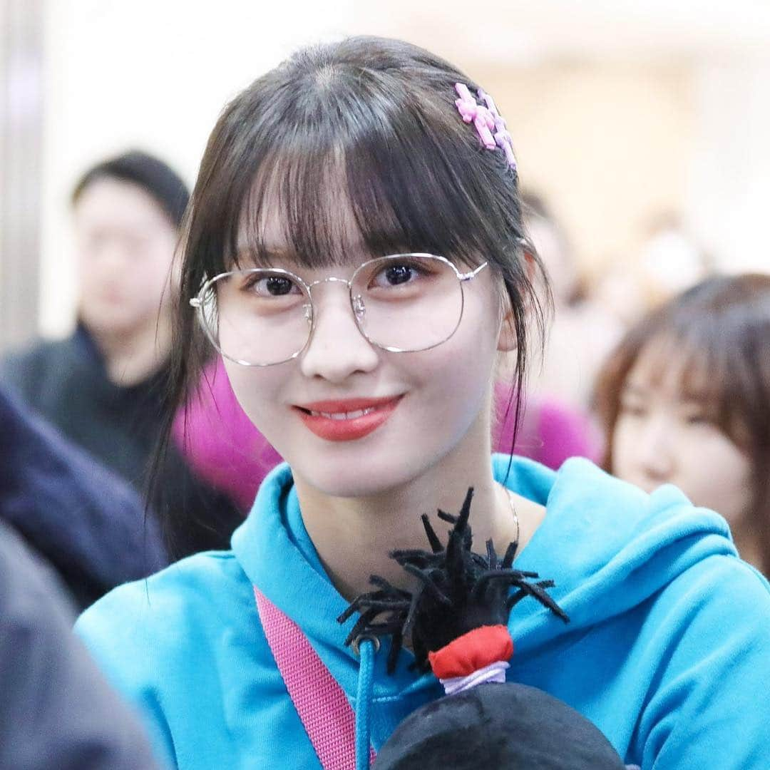 モモさんのインスタグラム写真 - (モモInstagram)「♡ [Fantaken] 190113 - Gimpo Airport back from Japan -  #MOMO #트와이스 #모모 #平井もも #もも #TWICE © peachtoktok」1月14日 18時57分 - momojype