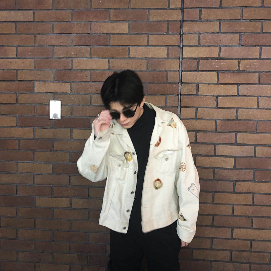 宇佐卓真さんのインスタグラム写真 - (宇佐卓真Instagram)「親が昔着てた服を譲ってもらい着ています。 カールヘルム。今日。」1月14日 20時40分 - usa_takuma
