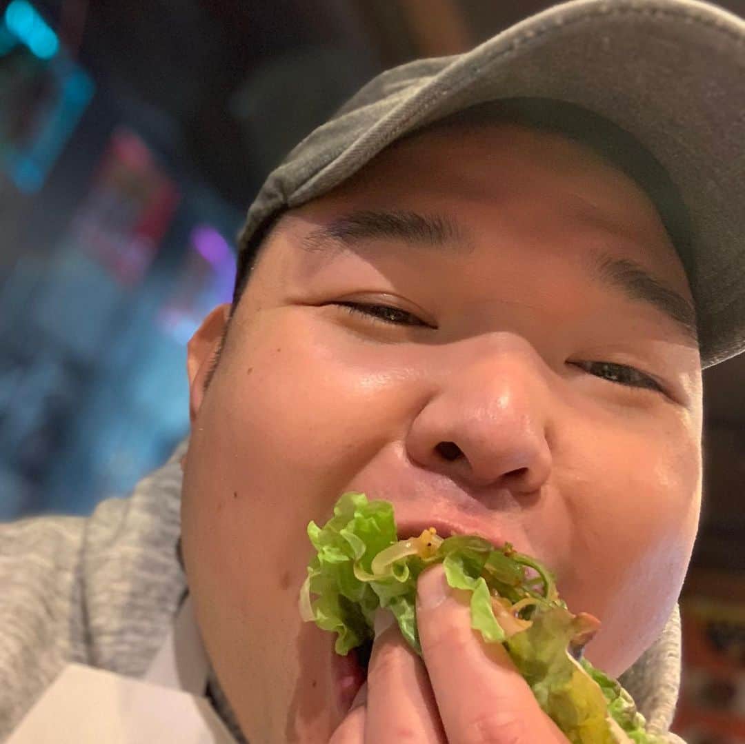 内山信二さんのインスタグラム写真 - (内山信二Instagram)「久しぶりのサムギョプサル🐽 ちゃんと肉より野菜を多めに食べまし〜た！！」1月14日 21時41分 - meetbowl2929