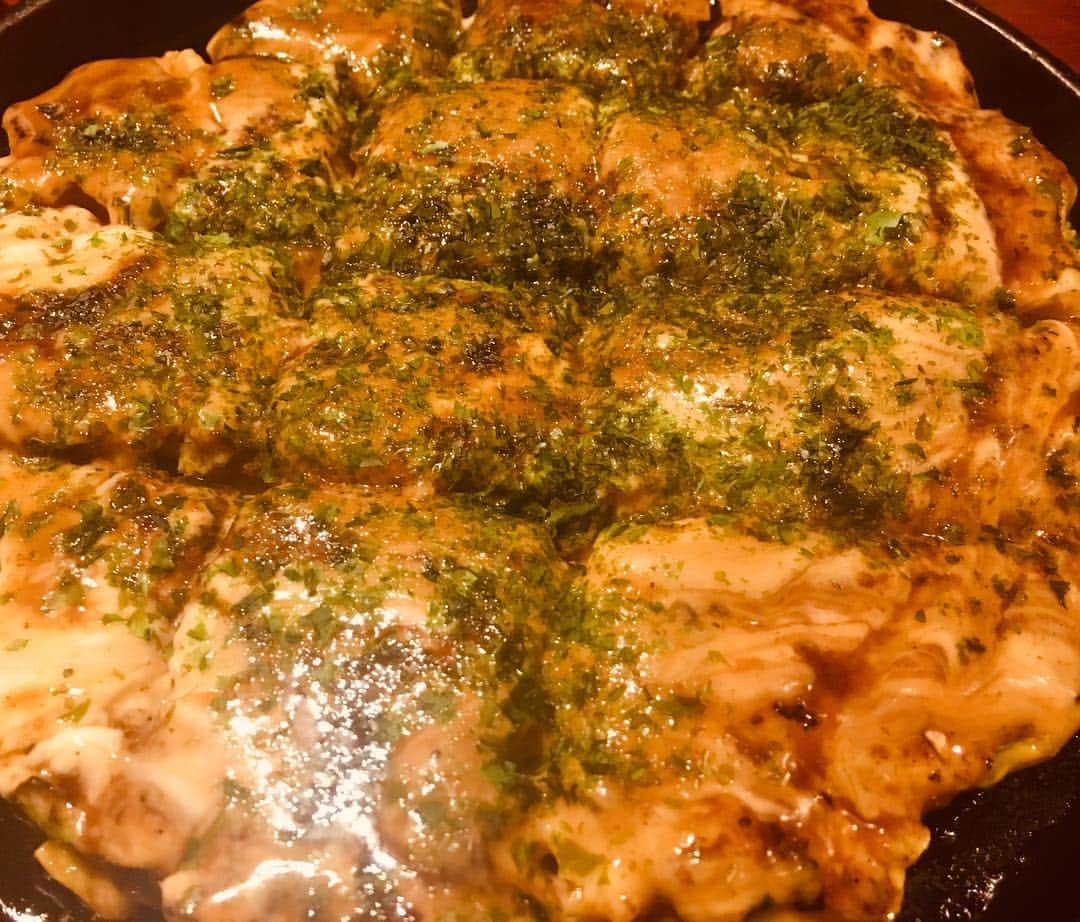 岡安弥生さんのインスタグラム写真 - (岡安弥生Instagram)「お好み焼き食べたくなり、高円寺の沢さんへ。安定の美味しさ。イカの耳焼きも、めちゃうまで、ビールにピッタリ(≧∀≦)#お好み焼き#おいしい #美味#最高#イカ焼き#高円寺#沢#yummy #okonomiyaki #kouenji #sawa#afterwork」1月14日 22時33分 - yayoin3