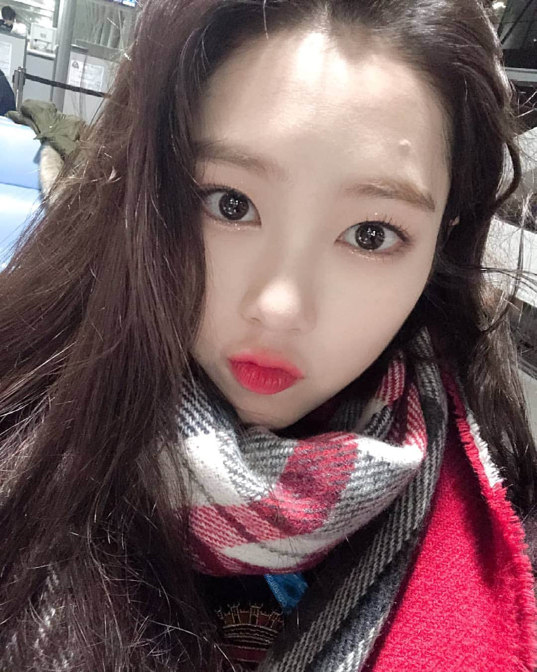 ジホのインスタグラム：「Oh My Girl - Fancafe update 190113 - 오마이걸 ~ Jiho ~ 지호 (© Oh My Girl) . .  #jiho #kimjiho #hyojung #mimi #yooa #seunghee #binnie #arin #ohmygirl #omg #wment #miracle #ThankYouJinE #Rememberme #지호 #김지호 #효정 #미미 #유아 #승희 #비니 #아린 #미라클 #오마이걸 #불꽃놀이」