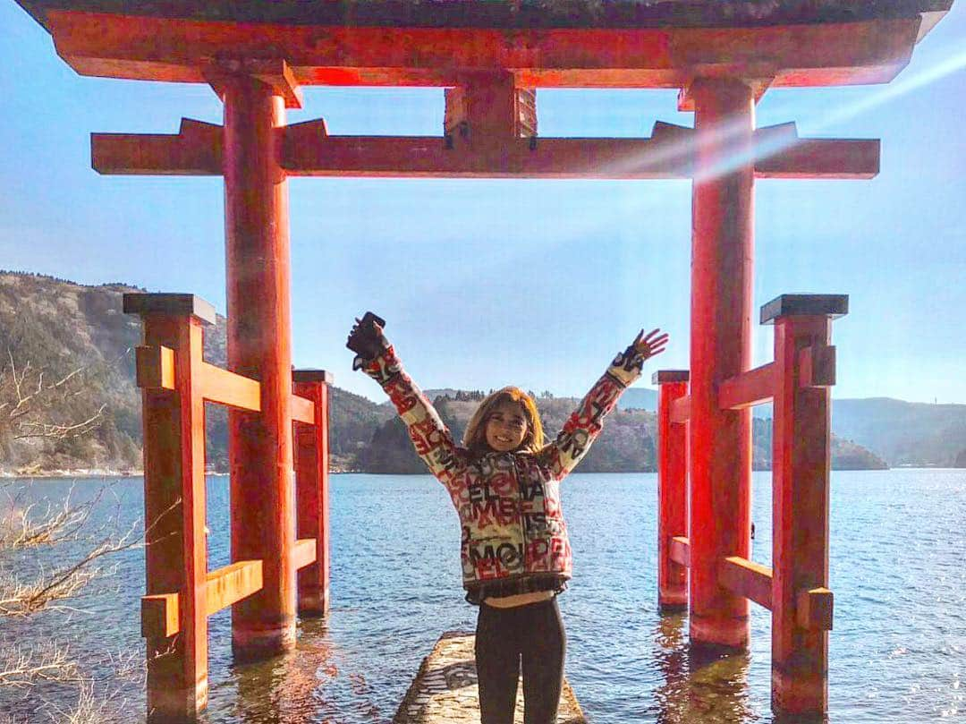 濱野りれさんのインスタグラム写真 - (濱野りれInstagram)「Hakone shrine⛩ Get power ~~🔥🧔🔥 . . #hakoneshrine#hakone#japaneseshrine#explorejapan#japantravel#japantravelphoto#powerspot#photojenic_jp#beautifuljapan  #箱根#箱根神社#九頭龍神社#パワースポット#パワースポット神社#箱根旅行#国内旅行」1月15日 11時42分 - riregram