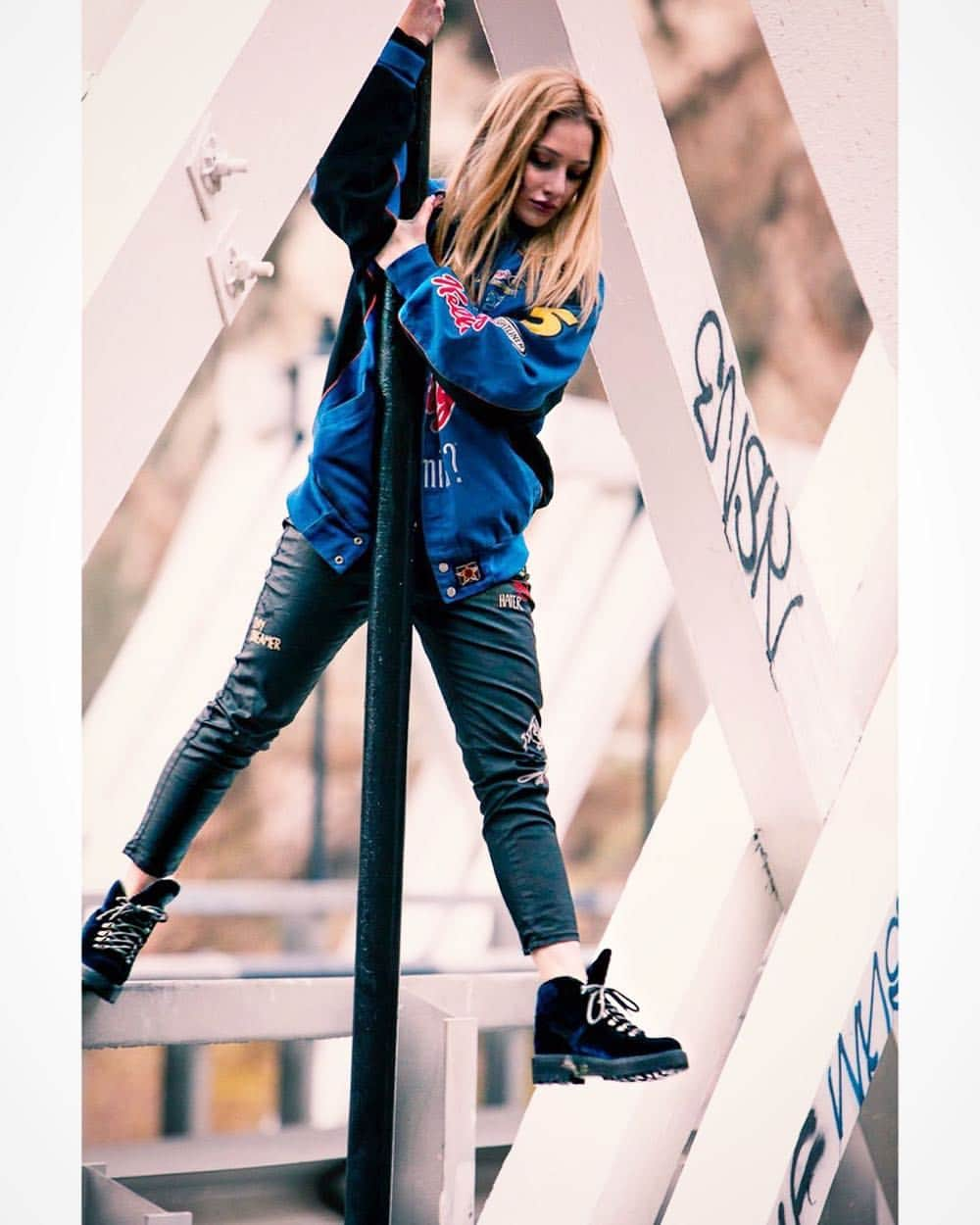 タイラー・ピアースさんのインスタグラム写真 - (タイラー・ピアースInstagram)「I didn’t jump😂 📸: @terrill13 . . . #photography #jumpingoffbridges  #california #fortheshot  #wanderlust #photo #fashion #fotografiamoda #adventuretime #mebeingstupid #tocka」1月15日 6時43分 - tyler___pierce