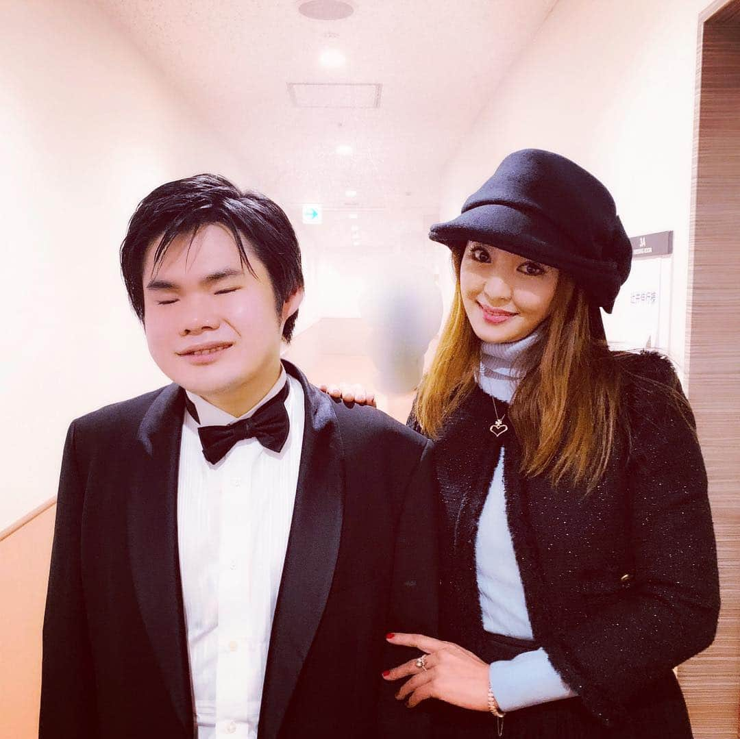 神田うのさんのインスタグラム写真 - (神田うのInstagram)「初々しさを持っている伸行君💕のショパン最高でした❣️ ピュアで優美で華麗な本当に素晴らしいショパンでした❣️ 素敵な音楽を届けてくれてありがとう💖 #辻井伸行 さん#nobuyukitsujii#偉大 な#ピアニスト#great#pianist#華麗#ショパン#chopin#コンサート#concert#東京フィルハーモニー交響楽団#tokyophilharmonicorchestra #bunkamuraオーチャードホール#神田うの#unokanda」1月15日 9時06分 - unokandaofficial