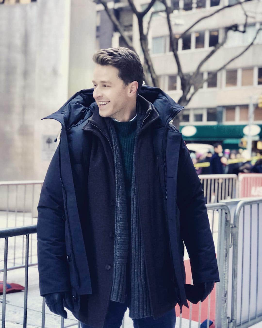 ジョシュア・ダラスのインスタグラム：「#Manifest tonight 10/9c on @nbc!」