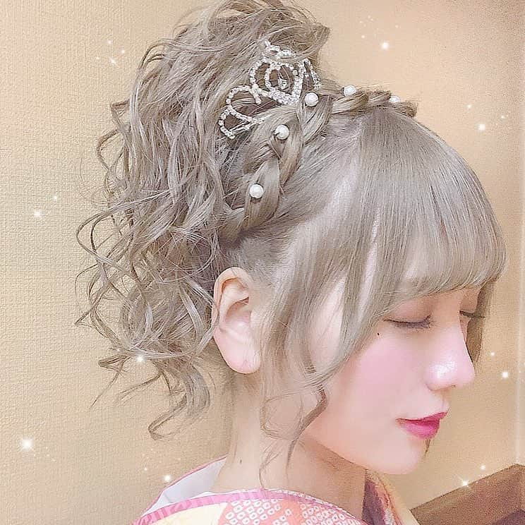 楠みゆうさんのインスタグラム写真 - (楠みゆうInstagram)「ヘアメの質問多かったので🎀💭#成人式 #成人式ヘア #ヘアアレンジ #ヘアメ #振袖 #振袖ヘア」1月15日 20時46分 - miyuu_yuzuriha