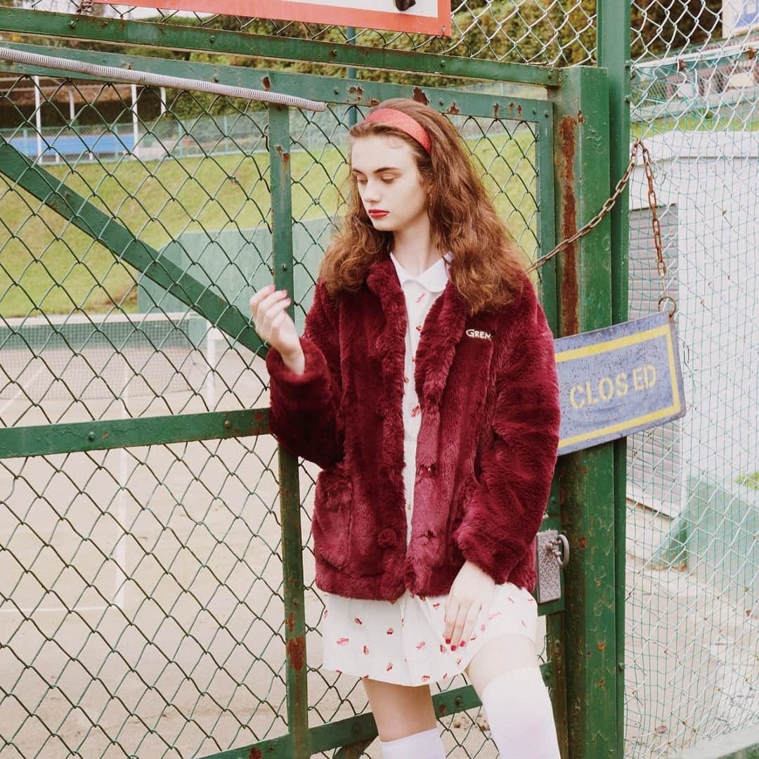Aymmy in the batty girlsのインスタグラム：「【🍒🍒🍒】﻿﻿﻿﻿﻿ ﻿ Cherry Pieの総柄シリーズが登場🍒﻿ ﻿﻿﻿﻿ブラウスや、ワンピースなど﻿ 春先まで楽しめるデザインです♪﻿ ﻿﻿﻿﻿﻿ [STORE]﻿﻿﻿﻿﻿ @batty_garage ラフォーレ原宿﻿﻿﻿﻿﻿ Aymmy ONLINE STORE﻿﻿﻿﻿﻿ ZOZOTOWN﻿﻿﻿﻿﻿ ﻿﻿﻿﻿﻿ #aymmy #エイミー﻿﻿﻿﻿﻿﻿ #aymmyinthebattygirls ﻿﻿﻿﻿﻿﻿ #teenagedream﻿﻿﻿ #原宿 #harajuku﻿﻿﻿ #エイミーインザバッティーガール﻿﻿ #総柄﻿ #ワンピース #チェリーパイ #cherrypie﻿ #ブラウス #ミニワンピ #白ワンピ ﻿」