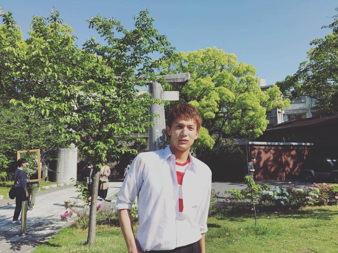 中川大志さんのインスタグラム写真 - (中川大志Instagram)「皆さんフォローありがとうございます。 まだ不慣れですが、これからマイペースにやっていこうと思います。  そしてご報告があります。 第42回日本アカデミー賞の新人俳優賞を頂きました。最初に聞いた日からずっと、未だに信じられません。 沢山の方に感謝です。 授賞式まで、ドキドキです…。」1月15日 21時57分 - taishi_nakagawa_official