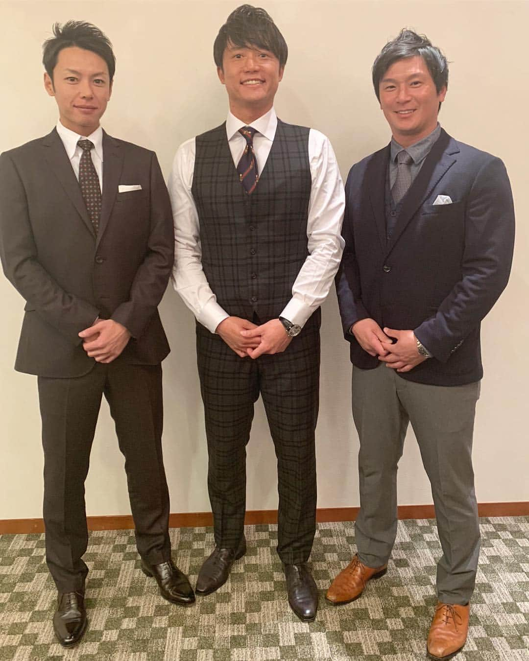 新井良太さんのインスタグラム写真 - (新井良太Instagram)「昨日は後輩の浅尾、野本の引退トークショーにゲスト出演させていただきました。 名古屋での開催と言う事で特別な思いもあり、参加でき嬉しく思います‼︎ ありがとうございました🙂  #浅尾拓也 #野本圭 #新井良太」1月15日 19時20分 - ryota.arai_official