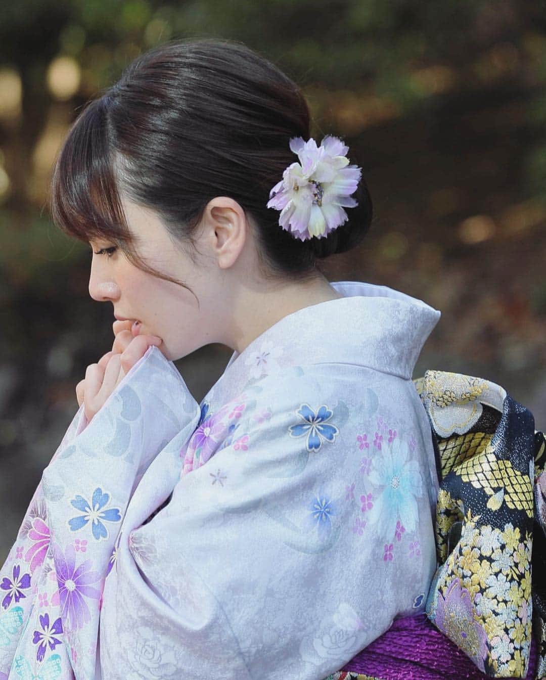 園都さんのインスタグラム写真 - (園都Instagram)「昨日撮ってくださった素敵なお写真、、✨ 私が成人式の時は、祖母が母にプレゼントした振り袖を着ました。私の振り袖姿を見た祖母は涙ぐんでたなぁ。。 親から子へ、そして孫にまで受け継がれる着物って素敵！ 私もいつかそんな日が来るといいな💕ふふ #着物 #振り袖 #kimono」1月15日 22時13分 - miyakosono_official