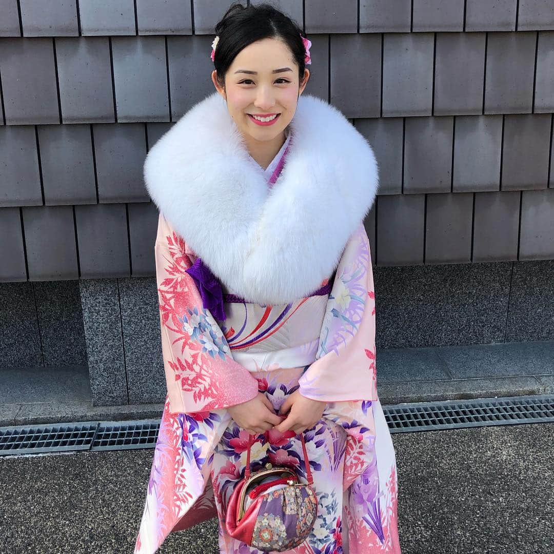 畑中里咲のインスタグラム：「. 成人式💐 久しぶりに会えた友達が沢山いて最高の一日になりました。😳💖 20歳まで育ててくれた全ての人に感謝です。 中身も早く大人になります。 . 今日もプロフィールのURLから投票よろしくお願いします！！ #成人式 #ミスオブミス#ミスコレ#ミスキャンパス同志社女子#同志社女子大学#ミスキャンパス#ファイナリスト#ミスキャン#グランプリ#大学生#京都#奈良 #miss#missofmiss#campus#misscampus#dwc#dwcla#finalist#university#kyoto#nara#japa」