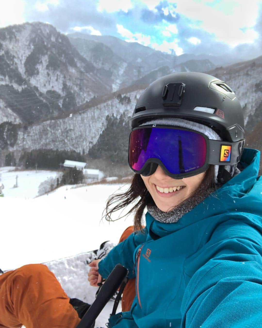 矢原里夏さんのインスタグラム写真 - (矢原里夏Instagram)「🏂 FYTTEで今日からスノーボード記事が上がり始めますのでチェックよろしく願い致します（^人^） #salomon #サロモン #snowboarding  #スノーボード #ナエ映え冬」1月16日 16時18分 - rika_yahara