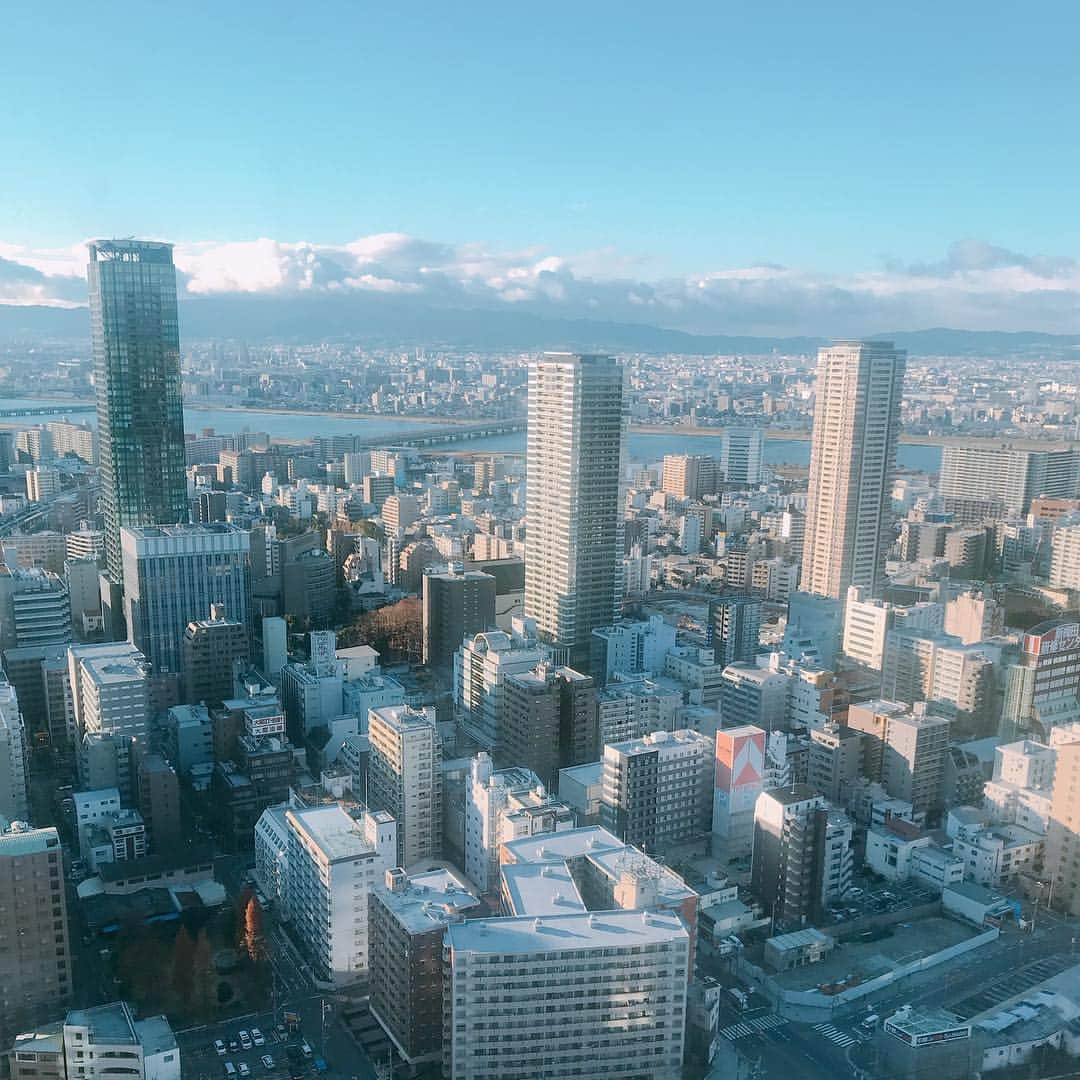 澤野井香里さんのインスタグラム写真 - (澤野井香里Instagram)「まゆちんが関西に帰ってきてたタイミングに合わせて集合＾＾✨﻿ ﻿ ゆっくりできる#モードディポンテベッキオ で🍴♡﻿ ﻿ 🔸メロンジュース🍈﻿ 🔸じっくりローストしたフランボワーズのマリネ パルマ産生ハム添え﻿ 🔸鴨肉と九条ネギのラグーソース🍝﻿ 🔸黒毛和牛のプロペットと季節野菜🥕﻿ 🔸苺🍓の甘いミネストローネ ミルキージェラート添え ﻿ 個室でゆっくりできて、話しすぎて時間が足りなくていつも私たちは最後のお客さん😂﻿ ﻿ デザートのサプライズメッセージが嬉しかった>_<💌﻿ ﻿ 最初の時は未知の世界のドキドキ、2回目の今は知ってるからこそのドキドキ💓﻿ ﻿ みんなからエールもらってパワー湧いてきた😆✨﻿ ﻿ #ks_19✨ #ks_osaka✨ #妊娠後期 #マタニティライフ #臨月 #妊娠10ヶ月  #関西ママ #京都ママ #🤰 #👶 #男の子ママ #女の子ママ #ママライフ #ママリ #コドモノ #ベビフル #大阪 #西梅田 #大阪ランチ #大阪グルメ」1月16日 8時19分 - kaori_sawanoi