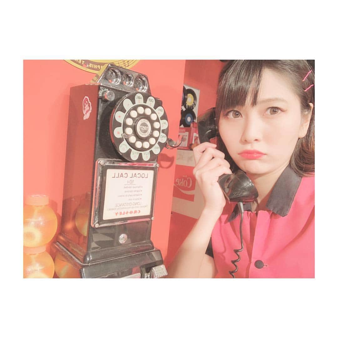 大崎みらいのインスタグラム：「、 新年早々、 舞台に出演させて頂きました！ 、 GO,JET!GO!GO!vol.3 何年も続く人気作品の メインのガールズ、 そしてリーダーの早紀を やらせて頂きました！ 、 歌はまだ好きだからいいとして 自他共に苦手と認めるダンス！！ 難題だった…笑 何回やっても同じフリやっても なんか私がやるとダサいの… 不安でしかありませんでした… 、 、 しかし、 芝居稽古が本格化してくると どんどん見えてきて、 みんなのキャラクターとの 掛け合いが面白くなっていって 本番からは 自分自身が役にはいりきって 楽しんでいる自分がいました！ 、 同じガールズの みさきちゃんとあいちゃんには 感謝してもしきれません！ 、 そして、 観に来てくださった皆様！！ 本当にありがとうございました😭💓 たくさん優しい言葉をかけてくれたり お土産をくれたり！ 本当に嬉しかったです😭 みんなが居てくれたから 頑張れました😭💓 、 舞台中、いけないのかもだけど みんなの事ばっかり見ちゃったよ！笑 本当にありがとうございました😭❤️ だいすきだよー！！😂 、 、 演技ってやっぱり 楽しいわ！！ これかもどんどん努力して 舞台にももっと積極的に 挑戦していこうと思います！ タレント大崎みらいとして 初舞台！ (人生では二度目の舞台) そして2019年、 良いスタートを切れました！！ 、 、 、 #舞台 #gojetgogo #gojet #girls #早紀 #大崎みらい #インスタ映え #東日本橋 #役者 #女優 #ありがとう #感謝 #ダンス苦手」