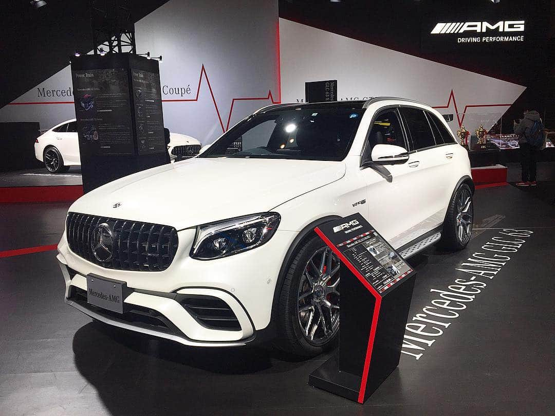 Mai Yamadaさんのインスタグラム写真 - (Mai YamadaInstagram)「お次は、Mercedes-AMG GLC 63 S 4MATIC+ . SUVモデルでありながら圧倒的なドライビングパフォーマンス！ 510馬力、700N・mもの最高出力、0-100km/h加速3.8秒とセグメント最速！！ 4.0ℓ V型8気筒直噴ツインターボエンジン搭載。 . #メルセデスベンツ #メルセデスAMG #mercedes_amg_glc_63_s #glc63s  #オートサロン#東京オートサロン #MercedesBenz #MercedesAMG #mercedesamgglc63s #autosalon#TokyoAutoSalon #MC#DJ#イベントMC#ラジオパーソナリティー #car#veicle#motor#event #山田の車メモ」1月16日 14時28分 - yamadamai_719