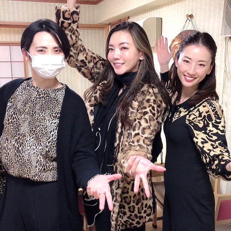 緒月遠麻さんのインスタグラム写真 - (緒月遠麻Instagram)「☺︎ みんな大好き 豹柄だよ。笑 #女豹 #ベルサイユのばら45」1月17日 0時20分 - toma_ozuki