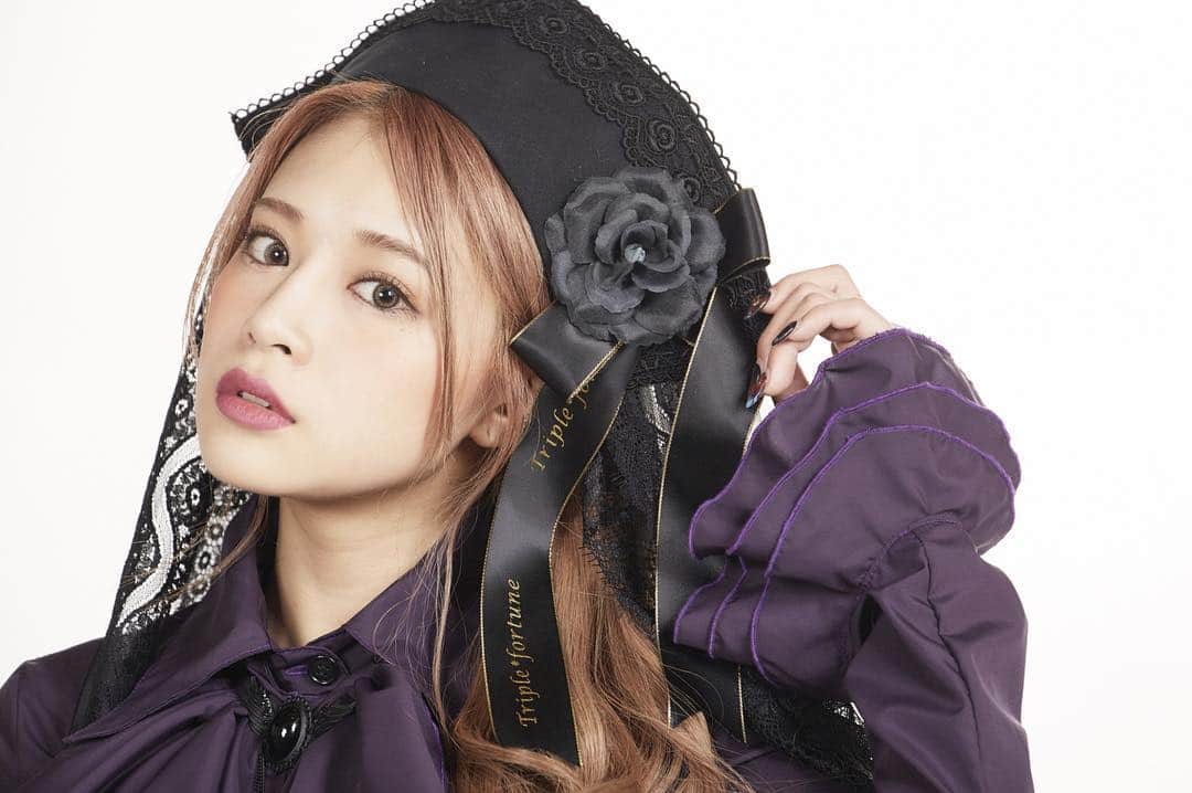 のインスタグラム：「etc... 被り物好きー！！⛷ #kera #shooting #model #singer #japan #hat #triplefortune」