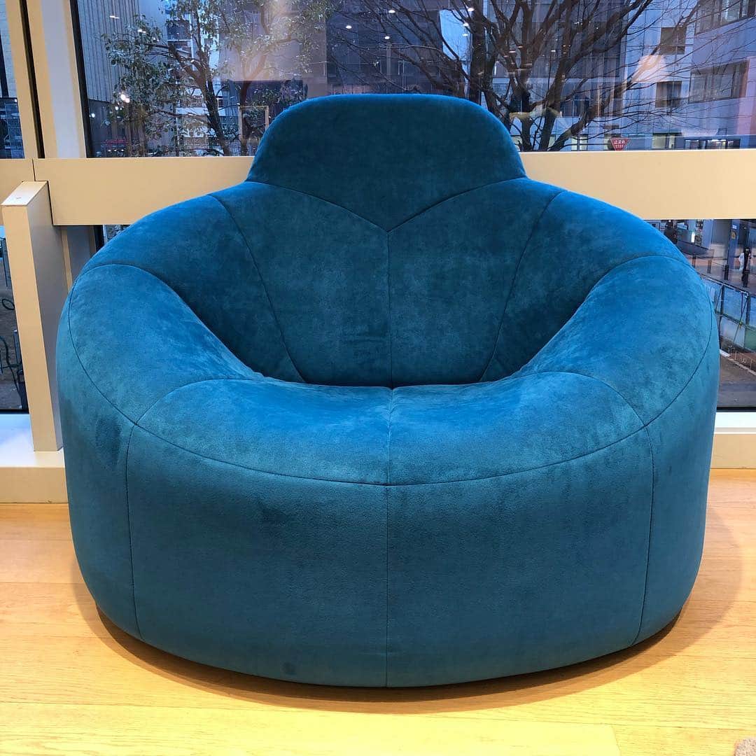 ligne roset shopのグルメインスタ