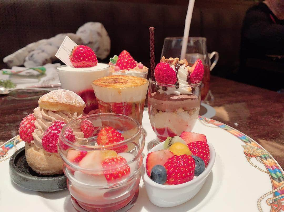 川崎希さんのインスタグラム写真 - (川崎希Instagram)「ストロベリーデザートビュッフェ💓💓💓 #strawberry  #sweet #buffet  #hotel」1月16日 21時13分 - kawasakinozomi