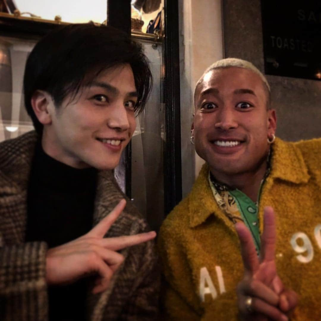 岩田剛典さんのインスタグラム写真 - (岩田剛典Instagram)「having a nice dinner with...🍻✨」1月17日 9時59分 - takanori_iwata_official