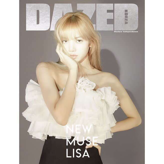 BLACKPINKさんのインスタグラム写真 - (BLACKPINKInstagram)「#BLACKPINK #블랙핑크 #LISA #리사 #DAZED #CELINE #2월호 #COVER #YG #광고」1月17日 19時29分 - blackpinkofficial