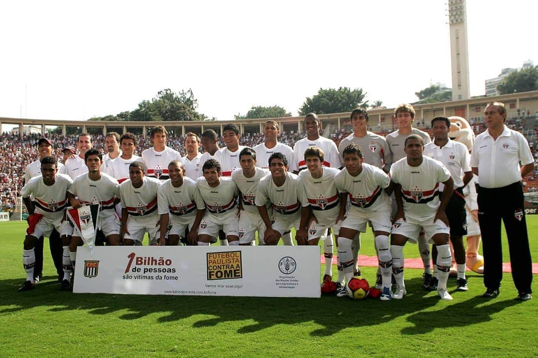 カゼミーロさんのインスタグラム写真 - (カゼミーロInstagram)「Copa São Paulo de Futebol Junior 2010 🏆 #tbt #copasaopaulo #copinha #campeao #spfc @saopaulofc」1月18日 4時27分 - casemiro