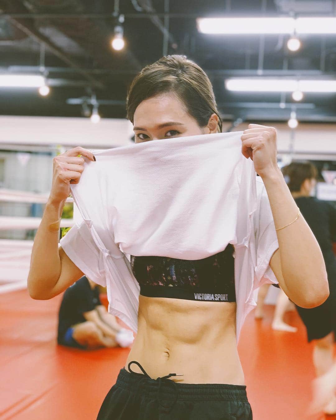 山賀琴子さんのインスタグラム写真 - (山賀琴子Instagram)「腹筋🥊」1月17日 21時09分 - kotokoyamaga