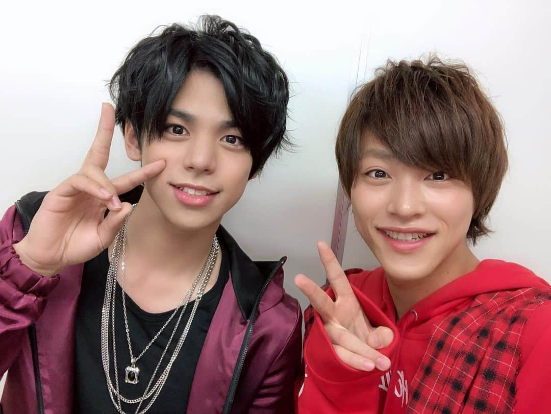 山口託矢さんのインスタグラム写真 - (山口託矢Instagram)「全員集合〜🥳🎉 「MAG!C☆PRINCE」「九星隊」「Hi☆Five」 最高に笑った一日でした✨ . . #マジプリ さん #マジチャレ #健吾くんは体調不良でお休みでした😢 #早く治りますように  #九星隊 #ナイスタ #九州  #ハイファイブ #後輩ちゃん #若いなー  #メンバーカラーごとになってます」1月17日 21時18分 - taku_ya_maguchi