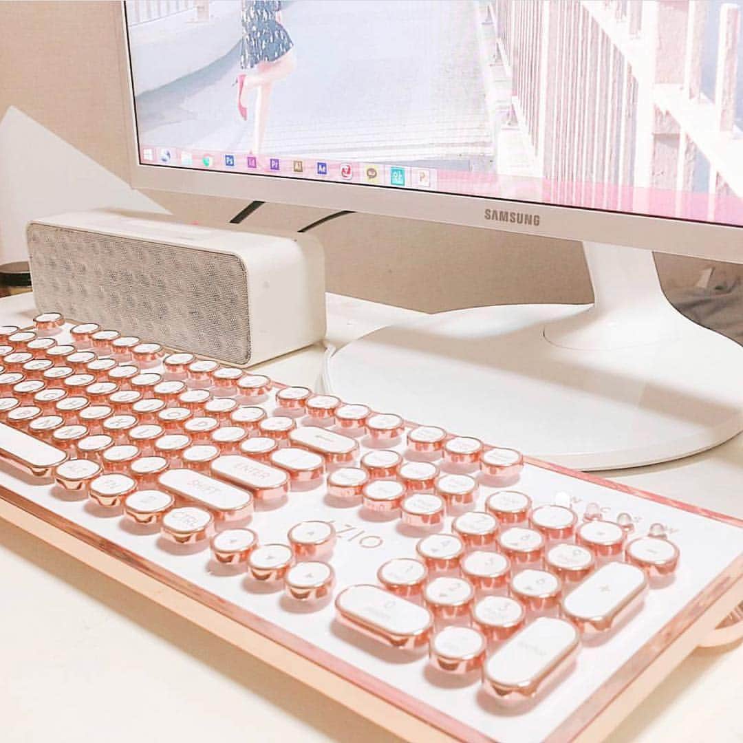 ハルハルさんのインスタグラム写真 ハルハルinstagram 韓国女子 の机で次々と発見 レトロなキーボードがかわいい 韓国の 勉強垢 を覗いてみるとpc周りまで抜かりなくおしゃれで さすが の一言 中でもワイヤレスのタイプライター型キーボード