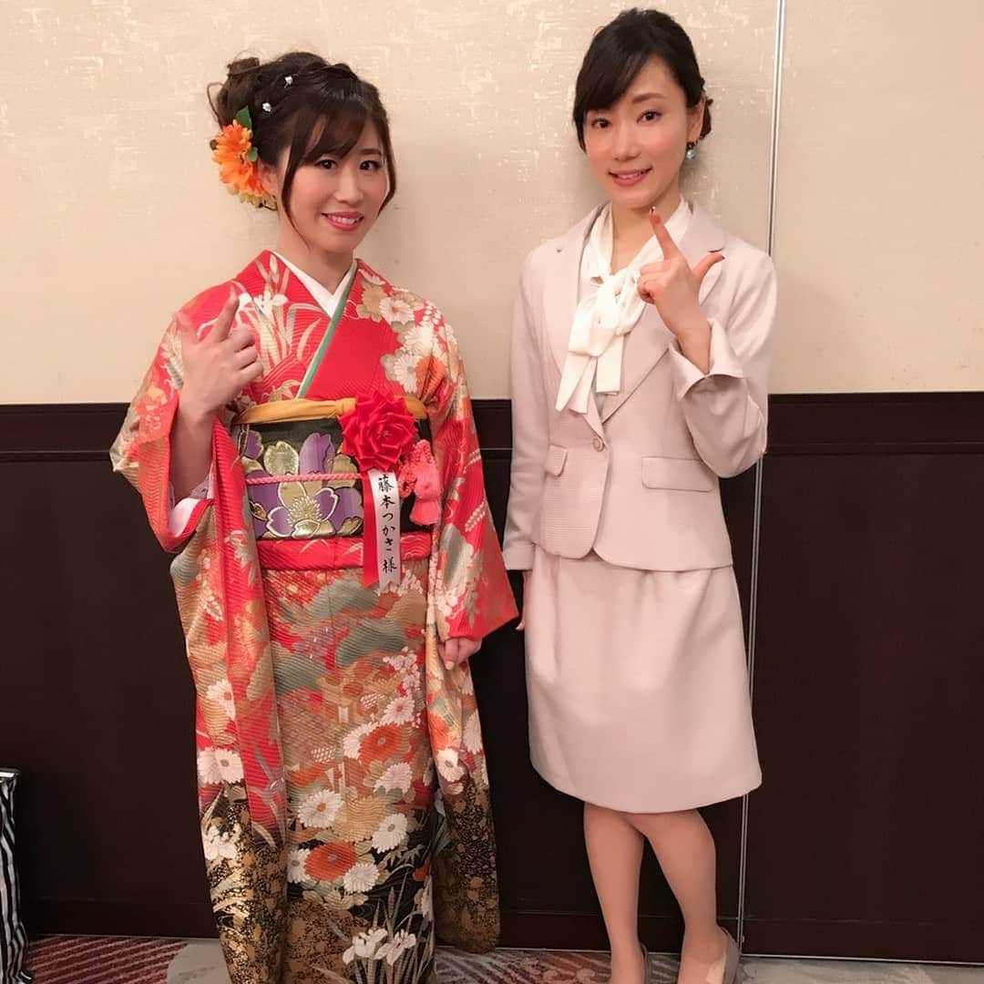 藤本つかささんのインスタグラム写真 - (藤本つかさInstagram)「プロレス大賞授賞式でした！  朝からサムライＴＶさんに密着取材してもらってたので、放送お楽しみに☆  来てくれたアイスメンバーを金屏風まで呼び込むことに成功！  プロレスでハッピー！アイスリボン！って叫べて良かったな。  #2018年 #東京スポーツ #新聞社制定 #プロレス大賞 #授賞式 #女子プロレス大賞 #藤本つかさ #振り袖 #成人式ぶり #何年前かは #聞かないで #iceribbon #MVP #棚橋弘至 選手 #ベストバウト #ケニーオメガ 選手 #パンダ #元井美貴 さん #山田邦子 さん #大切な同期 #星ハム子 #松本都 #大切な後輩 #世羅りさ #雪妃真矢 #トトロさつき #両親も #来ました」1月18日 0時04分 - tsukka0730official