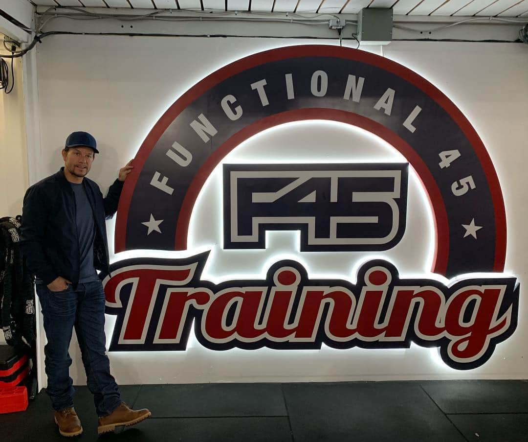 マーク・ウォールバーグさんのインスタグラム写真 - (マーク・ウォールバーグInstagram)「The future of fitness is here! @f45_training」1月18日 5時56分 - markwahlberg