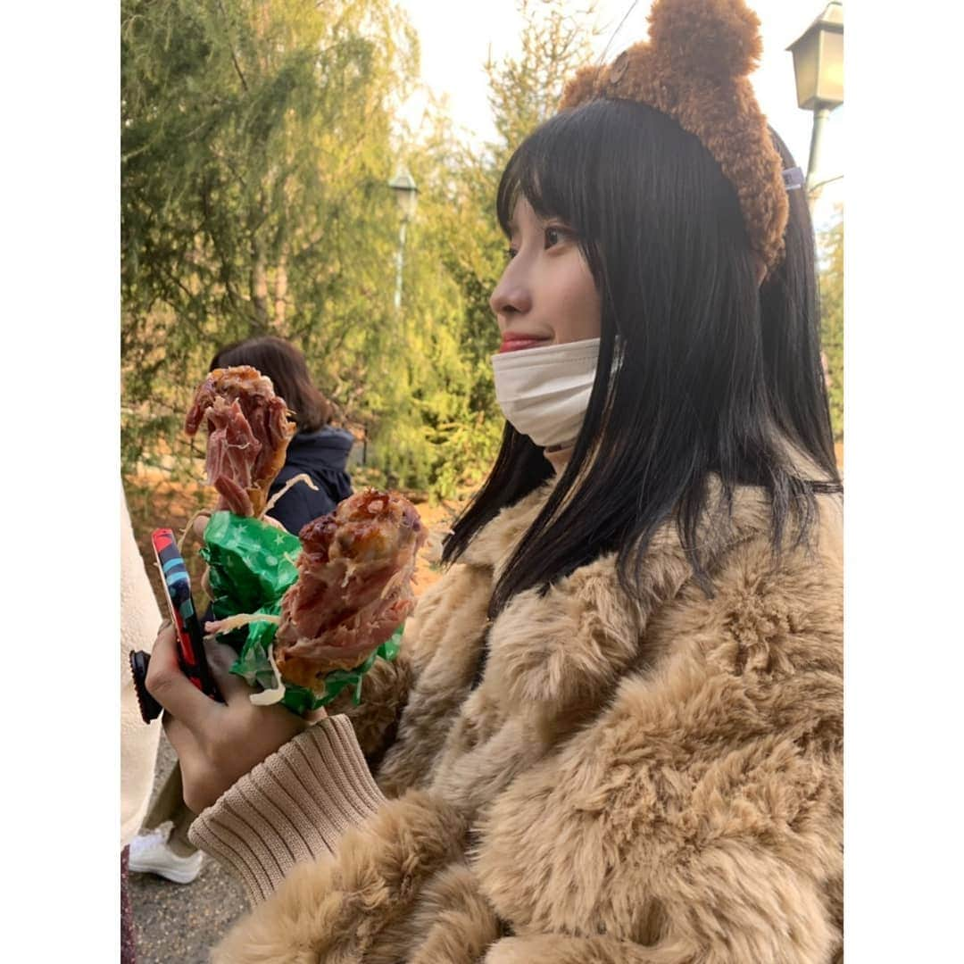 TWICEさんのインスタグラム写真 - (TWICEInstagram)「눈크기가 2배가 된 스티커사진...👽💫 🍑🐷🍗🍺💜」1月18日 2時02分 - twicetagram