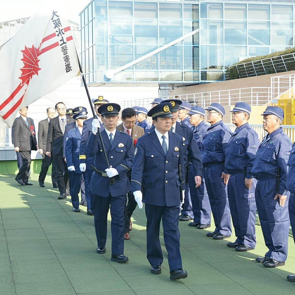 大阪府警察さんのインスタグラム写真 - (大阪府警察Instagram)「「大阪港の安全は我らが守る！」 平成31年1月16日(水)、大阪水上警察署前臨港緑地公園の周辺海域において、大阪水上警察署年頭視閲式が挙行されました。 #大阪府警察公式#警察官#大阪水上警察署#部隊#巡視#警察官#年頭視閲式#大阪港」1月18日 11時39分 - fukei_koho