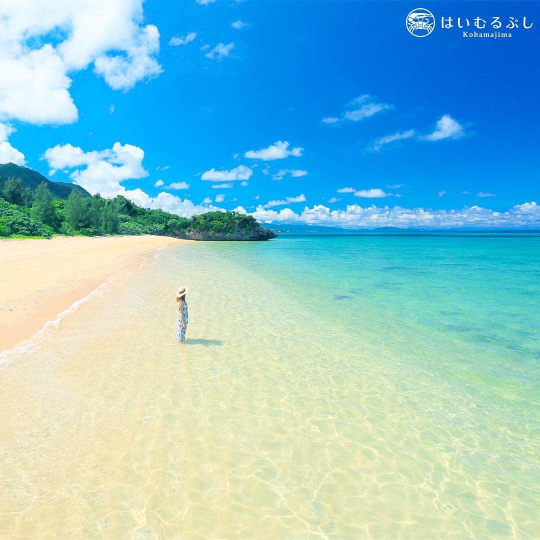 HAIMURUBUSHI はいむるぶしさんのインスタグラム写真 - (HAIMURUBUSHI はいむるぶしInstagram)「誰もいない美しい砂浜で、素足になって海に入り、足元から癒される春休み…  一足早い夏を体験しにお越しください。#沖縄 #八重山諸島 #砂浜 #海開き #リゾート #ホテル #はいむるぶし #japan #okinawa #yaeyamaislands #beachresort #haimurubushi @minefuyu_yamashita」1月18日 12時54分 - haimurubushi_resorts