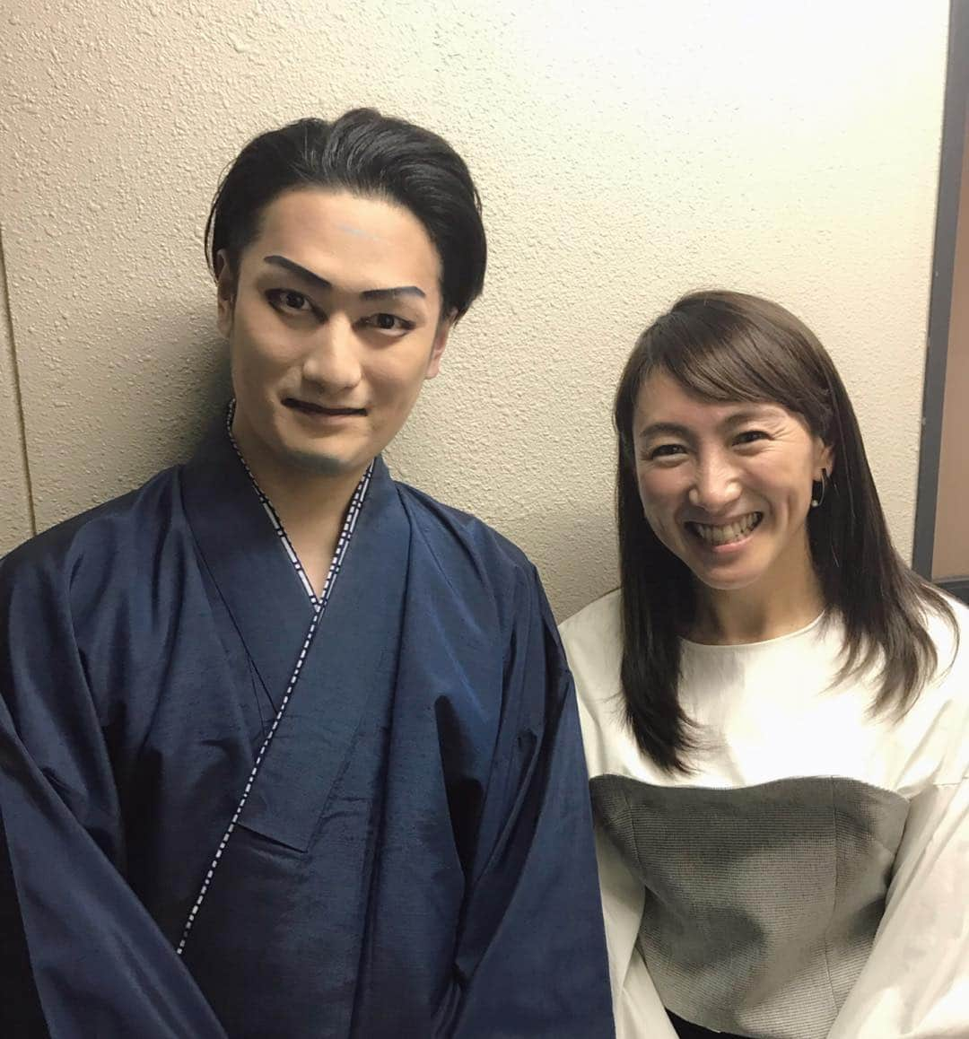 中村隼人さんのインスタグラム写真 - (中村隼人Instagram)「先日、元プロテニスプレイヤーの杉山愛さんが観劇に来て下さいました‼️ 初めての歌舞伎観劇に浅草歌舞伎を選んで頂き光栄です😭✨ #新春浅草歌舞伎 #杉山愛 #中村隼人 #握手して頂いた」1月18日 23時32分 - 1130_nakamurahayato