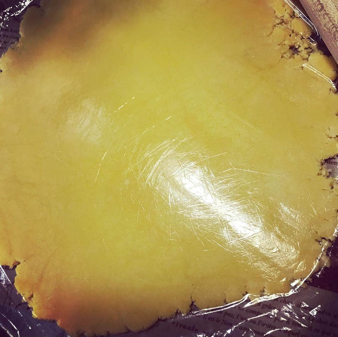 西田さおりさんのインスタグラム写真 - (西田さおりInstagram)「ベイクドチーズケーキタルト🧀🥧 これは上出来なんじゃないか！！ とても時間がかかったもん！！ 明日みんなに配ろう☺️☺️☺️☺️ #ベイクドチーズケーキタルト #厚みこそ足りないものの #私の中では上出来 #一晩冷やして #明日食べよう」1月19日 0時18分 - saori19950108