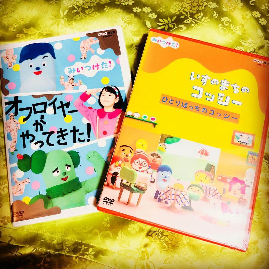 平愛梨さんのインスタグラム写真 - (平愛梨Instagram)「高橋さんはいつもご贔屓してくれる🤣 優しいです✨ バンビーノにプレゼント🎁‼︎‼︎ トルコに持っていける🤩 嬉しいです✨ @shigeo0128  #平愛梨#高橋茂雄#ヒルナンデス#いつも優しい#ありがとうございます#dvd#みいつけた」1月18日 16時04分 - harikiri_tairi