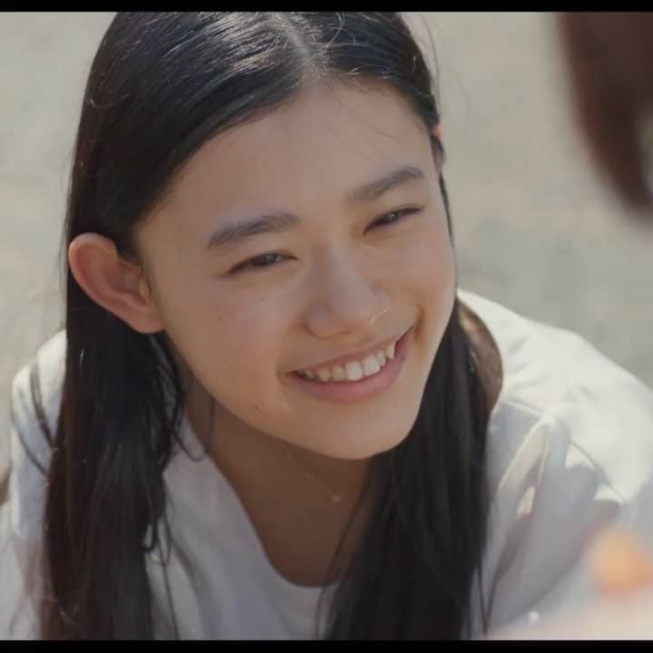 映画『パーフェクトワールド 君といる奇跡』公式のインスタグラム：「映画 #パーフェクトワールド　君といる奇跡 🌸 ✨BD&DVD✨ 🌸4/3発売決定🌸  ブルーレイ＆DVD≪初回限定生産≫豪華版には、主演二人の役作りにかける想いが伝わるメイキングや、 イベント映像集、本編では描かれなかった貴重なシーンを含む未公開映像集、 感動のエンディングを堪能できるノンクレジットエンディングと、 たっぷり収録！更には特製アウターケースやポストカードもついた 完全保存版となっております！  #岩田剛典 #杉咲花  #須賀健太 #芦名星 ＃マギー #大政絢 #伊藤かずえ #小市慢太郎 #財前直見 #Egirls #パーフェクトワールド君といる奇跡 #パーフェクトワールド #映画 #movie」