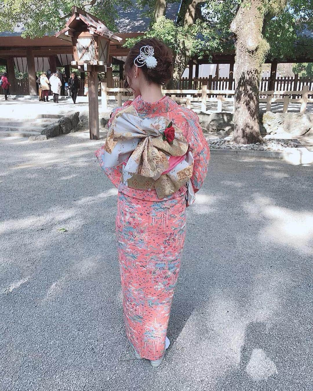 清里千聖さんのインスタグラム写真 - (清里千聖Instagram)「. 今年初お着物でございます👘💕. お着物は母のもので、さわりなのおばあちゃんに 着付けをしてもらいました💎💕. #followme #japan #fashion  #make #愛知 #名古屋 #셀스타그램  #follow4follow #清里千聖 #makeup #beautiful #cute #instagramjapan  #일상 #hairarrange #japanesegirl #instagood #팔로우 #얼스타그램 #패션스타그램 #친스타그램 #먹스타그램 #카페스타그램 #tagsforlikes #picoftheday #和装 #着物 #小紋 #着物ヘア #熱田神宮」1月18日 18時31分 - chiseikiyosato