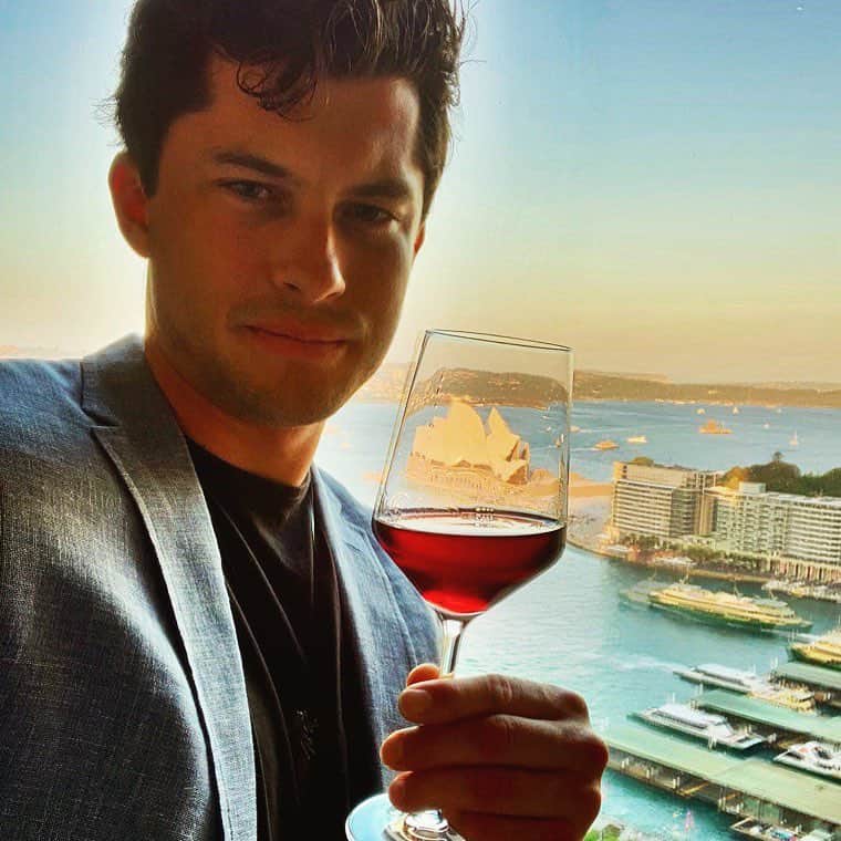 グラハム・フィリップスのインスタグラム：「Nothing makes the future look so rosy as to contemplate it through a glass of Chambertin. ― Napoleon Bonaparte」